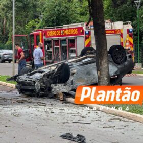 Médico e piloto automobilístico morre carbonizado após grave acidente em Maringá Foto 4 Fotos de Médico e piloto automobilístico morre carbonizado após grave acidente em Maringá
