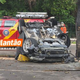 Médico e piloto automobilístico morre carbonizado após grave acidente em Maringá Foto 5 Fotos de Médico e piloto automobilístico morre carbonizado após grave acidente em Maringá