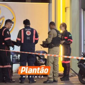 Fotos de Motoboy é executado com nove tiros em frente a hamburgueria; o corpo foi encaminhado ao IML de Maringá