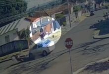 Fotos de Motociclista é arremessado após avançar preferencial em colisão registrada por câmera em Maringá