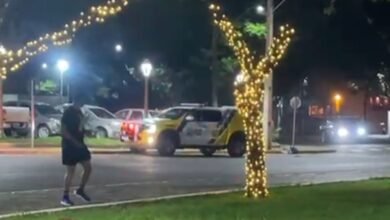 Fotos de Motociclista é preso após fugir da polícia e cair durante perseguição na região; vídeo