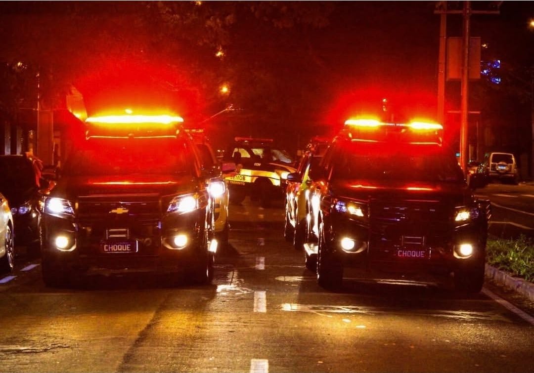 Policiais do Choque salvam diretora em hotel de Maringá Foto 1 Fotos de Policiais do Choque salvam diretora em hotel de Maringá