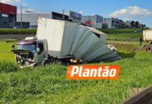 Fotos de Acidente entre duas carretas interdita trecho do Contorno Norte em Maringá