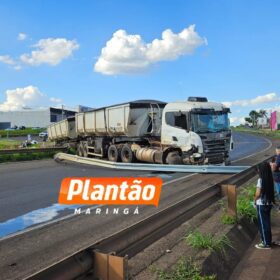 Fotos de Acidente entre duas carretas interdita trecho do Contorno Norte em Maringá
