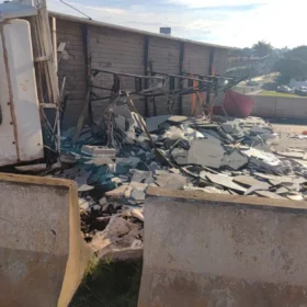 Carreta tomba no Contorno Norte de Maringá e interdita pista Foto 2 Fotos de Carreta tomba no Contorno Norte de Maringá e interdita pista