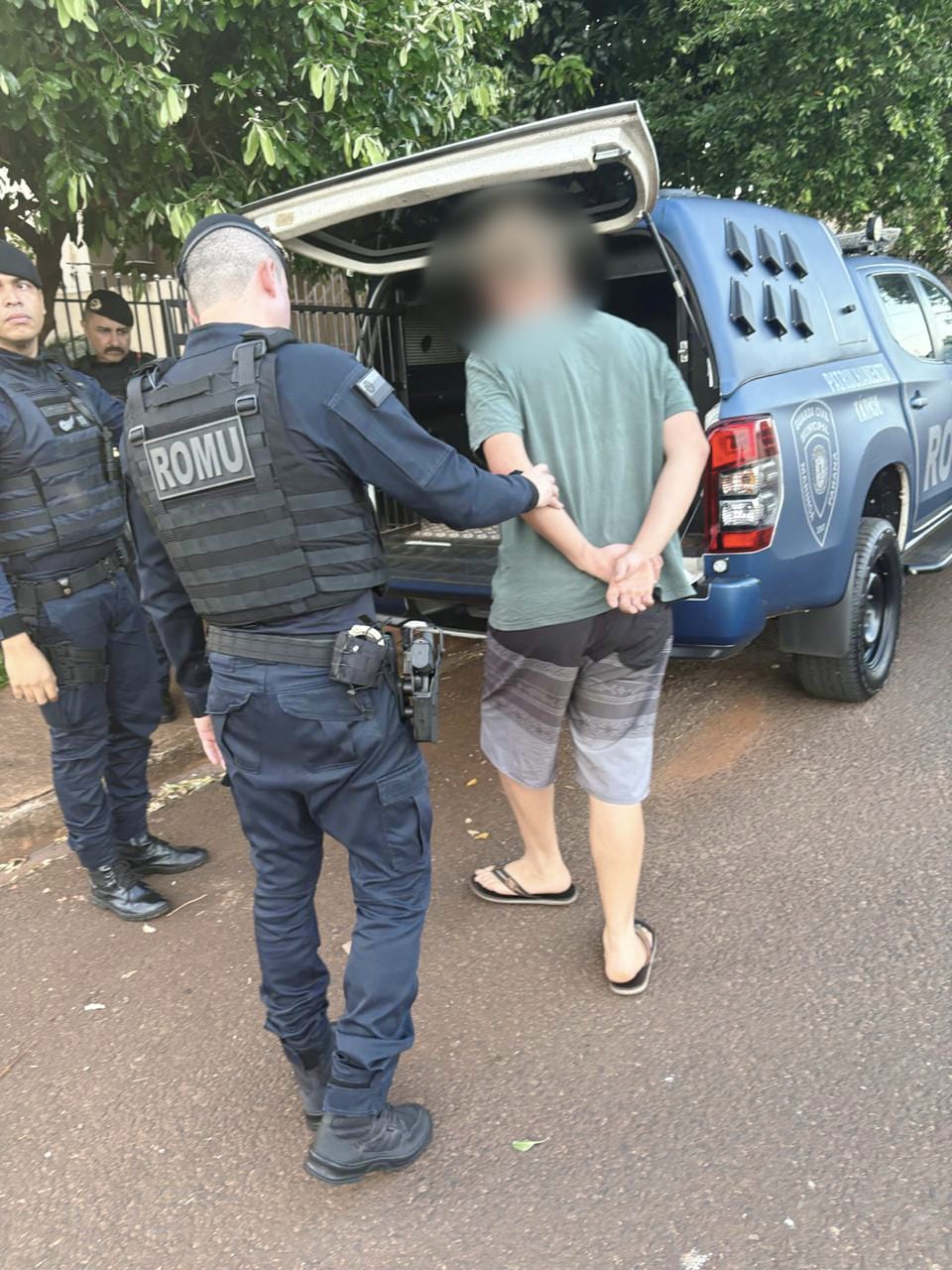 Guarda Civil de Maringá prende foragido da justiça no Conjunto Madrid Foto 1 Fotos de Guarda Civil de Maringá prende foragido da justiça no Conjunto Madrid