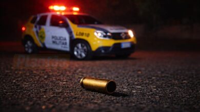 Fotos de Homem ameaça ex-mulher com arma na cabeça e atira contra o carro dela em Maringá