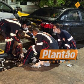 Fotos de Homem é socorrido em estado grave após cair em emboscada e ser esfaqueado, em Maringá