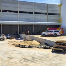 Fotos de Jovem de 22 anos sofre queda de três metros em obra em Maringá e é socorrido em estado grave