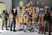 Fotos de Mais de 3,5 toneladas de maconha e fuzis são apreendidos em operação em Icaraíma