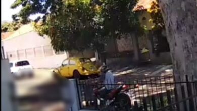 Fotos de Motociclista exibe partes íntimas para adolescente, em Maringá; vídeo