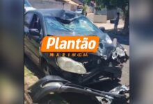 Fotos de Motociclista sofre ferimentos graves após colisão com carro, que fica destruído em acidente em Maringá