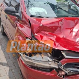 Fotos de Pai e filha são perseguidos após briga de trânsito em Maringá e ficam feridos em acidente; VÍDEO