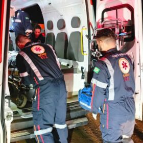 Fotos de Pedestre fica gravemente ferido após ser atropelado por ônibus na PR-317, na região de Maringá