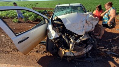 Fotos de Vítima é trazida de helicóptero para Maringá após grave acidente na região; vídeo