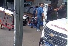 Fotos de Acidente entre carro e motocicleta deixa duas pessoas feridas em Maringá; com vídeo