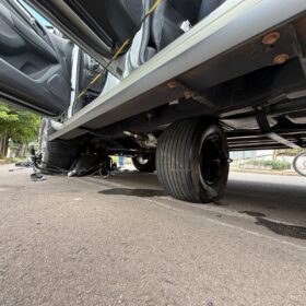 Fotos de Adolescente fica ferido após colisão entre bicicleta elétrica e caminhonete em Maringá