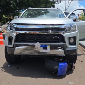 Fotos de Adolescente fica ferido após colisão entre bicicleta elétrica e caminhonete em Maringá
