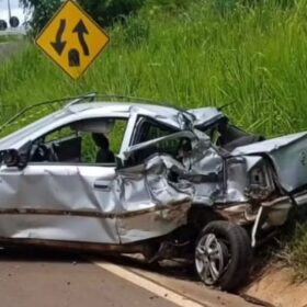 Fotos de Adolescente morre após carro em que estava com família ser atingido por caminhão