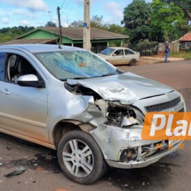 Fotos de Carro invade preferencial e deixa motociclista com ferimentos graves em Maringá