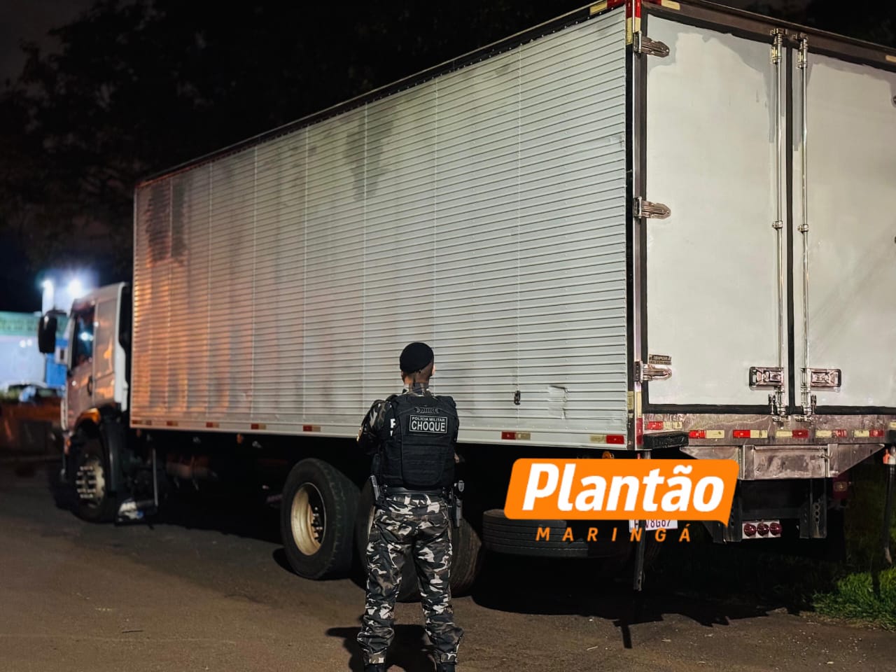 Fotos de Choque recupera em uma empresa em Maringá um caminhão roubado em Santa Catarina