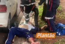 Fotos de Colisão entre carro e moto deixa idoso de 66 anos com ferimentos grave no Jardim Aeroporto, em Maringá