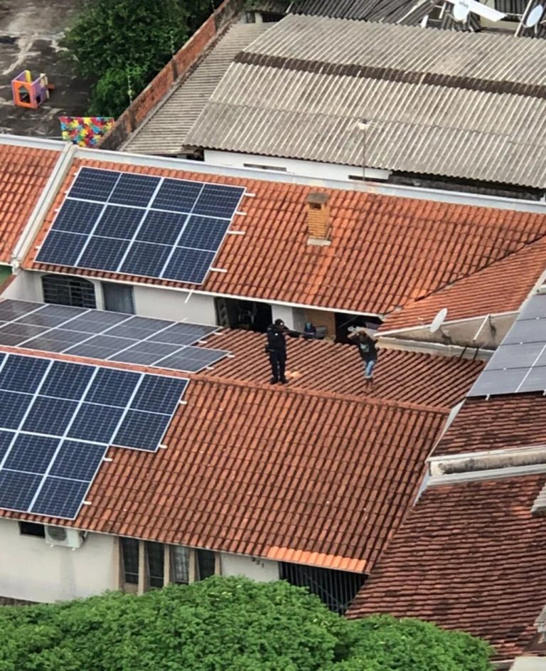 Fotos de Dois homens são presos após furtos de fio em casa na Zona 8 de Maringá