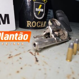 Dupla armada é detida após roubo de moto em Maringá Foto 1 Fotos de Dupla armada é detida após roubo de moto em Maringá