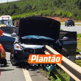 Fotos de Guard-rail atravessa BMW com família de Maringá e criança de 5 anos morre em grave acidente na BR-376