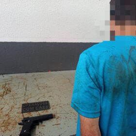 Fotos de Guarda Civil Municipal de Maringá prende homem com simulacro dentro de supermercado