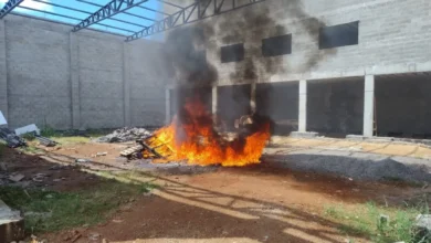 Fotos de Homem é multado em R$ 5 mil por queimada em imóvel particular em Maringá