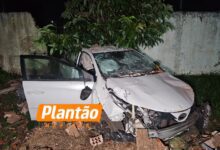 Fotos de Homem rouba carro, bate contra muro de motel e é preso durante atendimento médico em Maringá