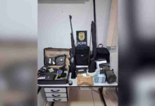 Fotos de Homens jogam bolsas com R$ 1,2 milhão pela janela durante ação policial no Paraná