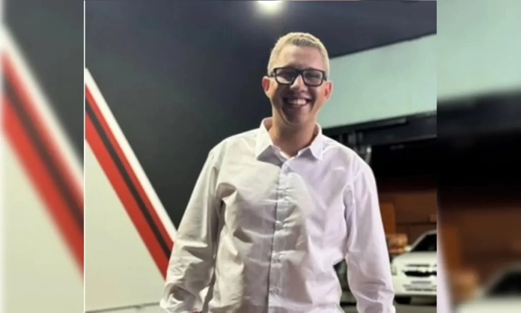 Jovem de 27 morre em acidente envolvendo carro e caminhão na BR-376 Foto 1 Fotos de Jovem de 27 morre em acidente envolvendo carro e caminhão na BR-376