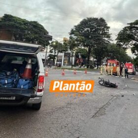 Fotos de Motociclista sofre ferimentos graves após batida em cruzamento, em Maringá; vídeo