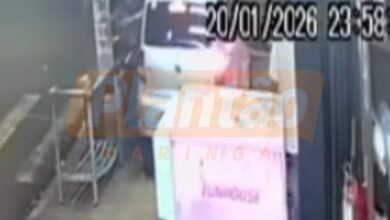 Fotos de Motorista sobe na calçada, furta espeto de churrasco e foge em Maringá