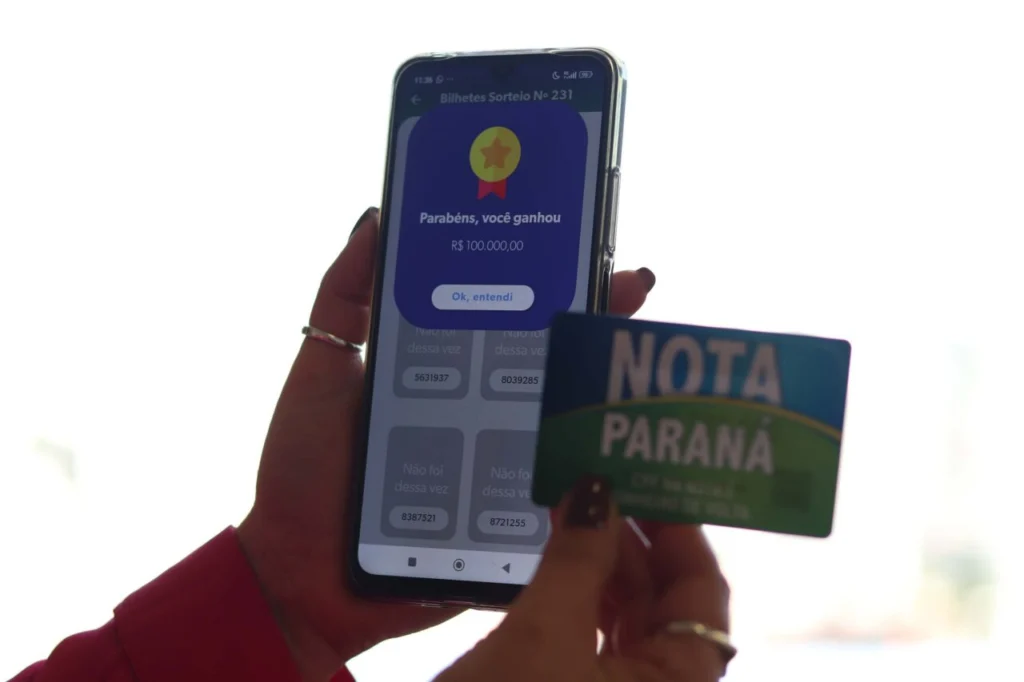 Nota Paraná: saiba de onde são os ganhadores do sorteio de janeiro Foto 1 Fotos de Nota Paraná: saiba de onde são os ganhadores do sorteio de janeiro