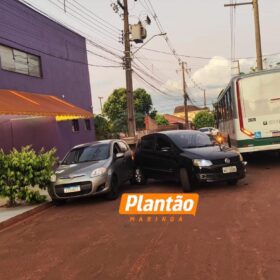 Fotos de Ônibus colide com carro, arrasta veículo e atinge outro automóvel em Sarandi