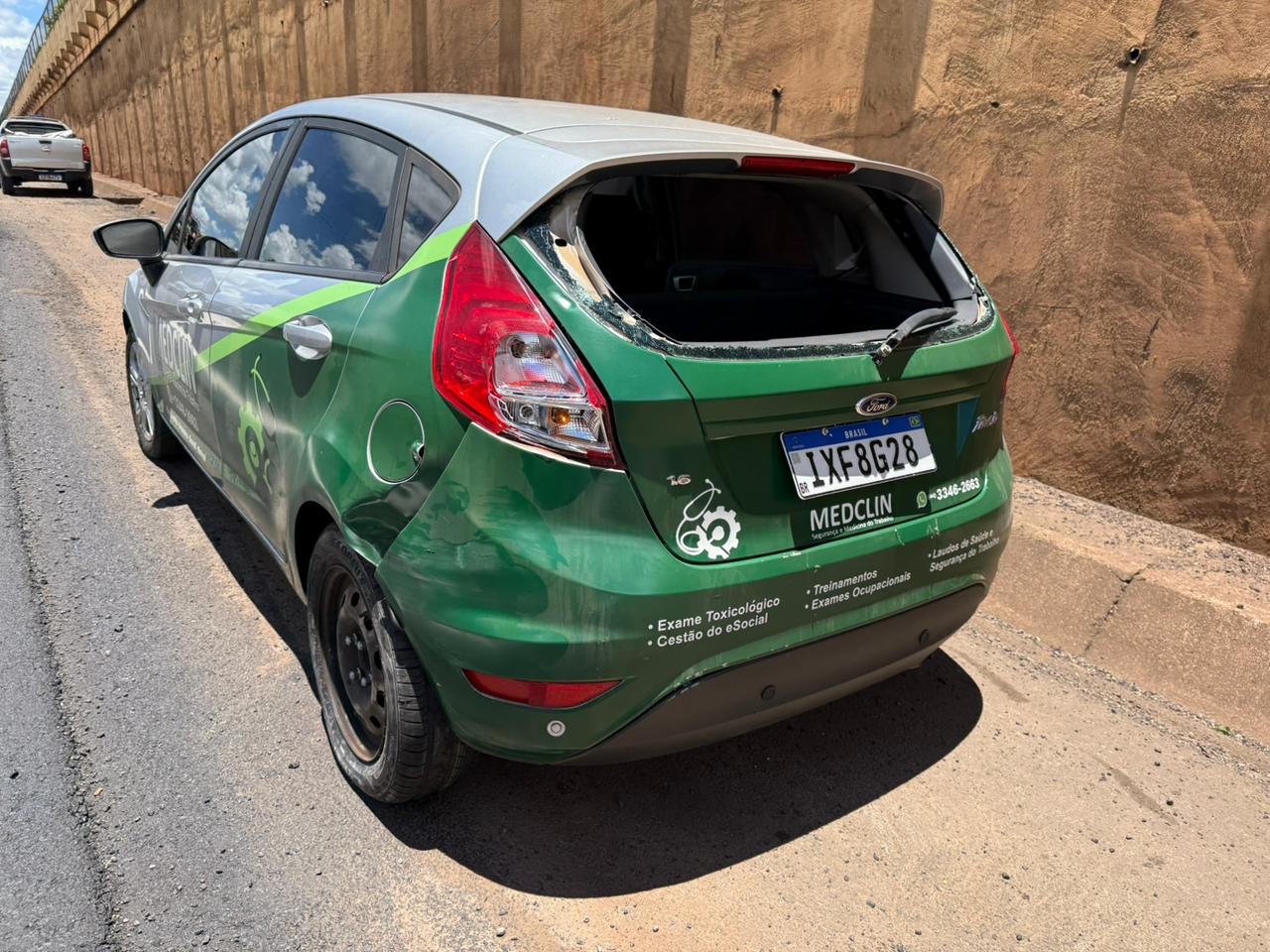 Fotos de Pai e filha ficam feridos após acidente envolvendo motocicleta na BR-376, em Sarandi.