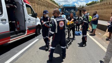 Fotos de Pai e filha ficam feridos após acidente envolvendo motocicleta na BR-376, em Sarandi.