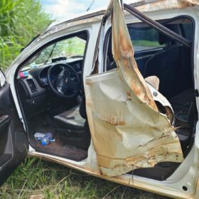 Fotos de Pneu estoura e causa capotamento na PR-323; homem de 30 anos é encaminhado de helicóptero a hospital em Maringá