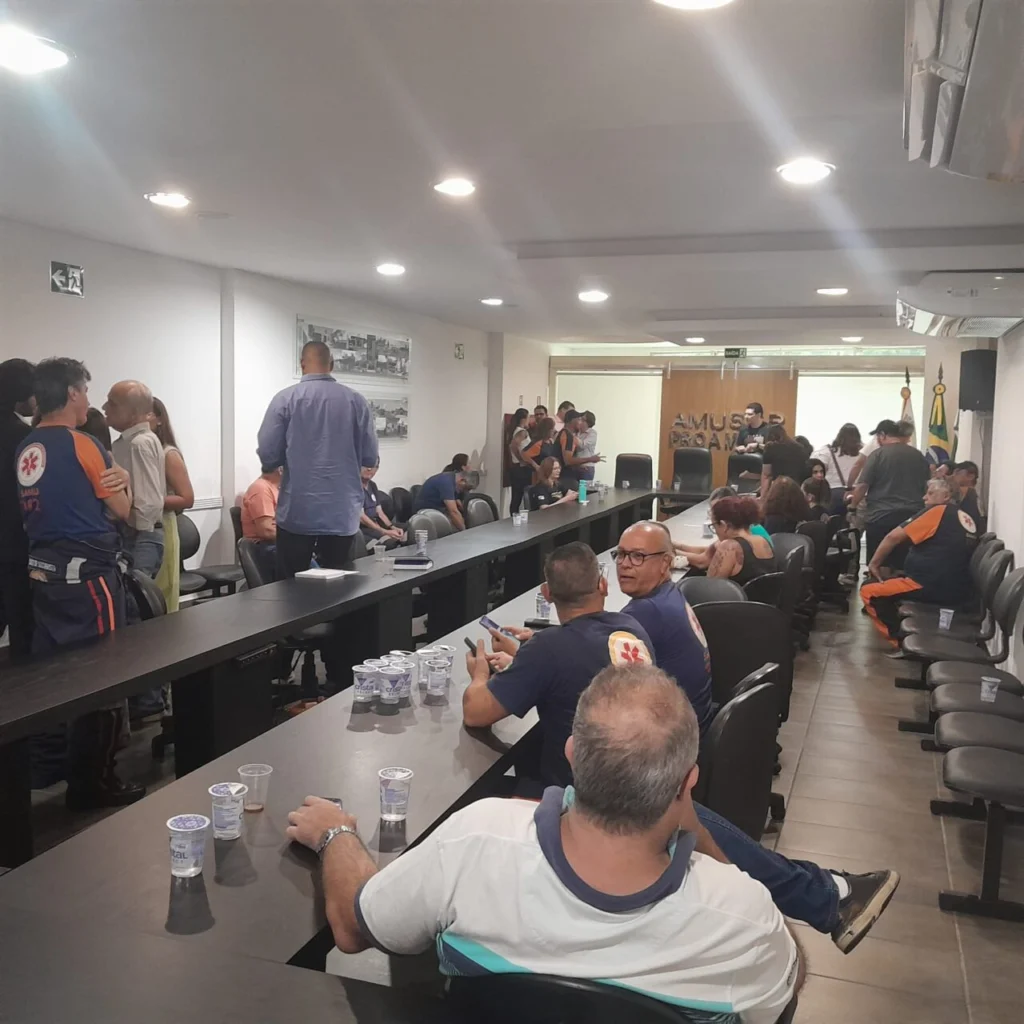 Fotos de Prefeitura de Maringá extingue os 50 cargos do Samu e diz que serviços não serão afetados; entenda o motivo