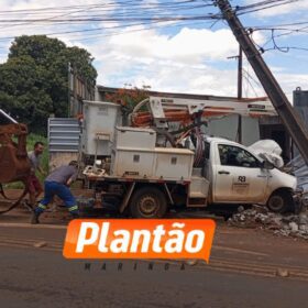Fotos de Caminhonete de empresa terceirizada da Copel colide contra poste em Sarandi