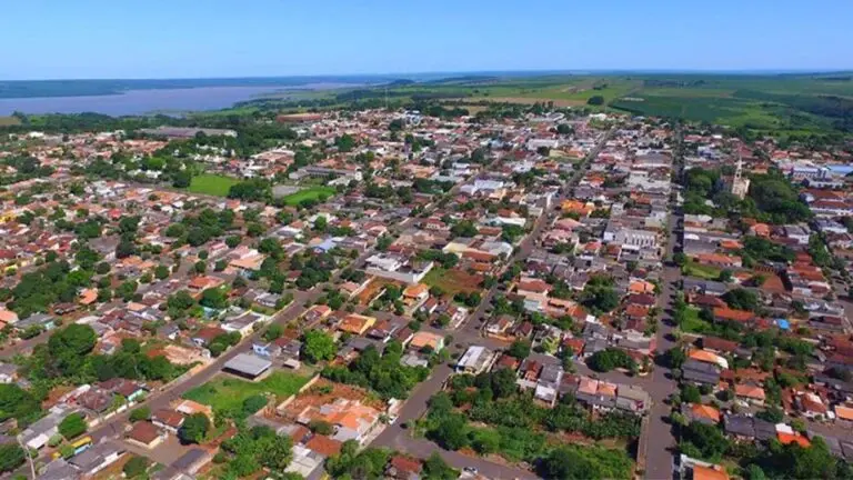 Fotos de 3 concursos públicos no Paraná para se inscrever em fevereiro: 117 vagas e salário de até R$ 15,2 mil