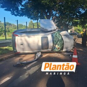 Após furtarem veículo, suspeitos capotam carro durante fuga em Maringá Foto 3 Fotos de Após furtarem veículo, suspeitos capotam carro durante fuga em Maringá