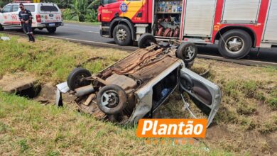 Fotos de Carro capota, estepe atinge outro veículo e mulher fica ferida entre Maringá e Mandaguaçu