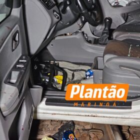 Fotos de Carro é arrastado por quase 200 metros após colisão com trem em Sarandi; duas pessoas ficaram feridas