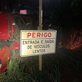 Fotos de Colisão frontal entre caminhão e moto de alta cilindrada deixa dois mortos na PR-317; corpos são encaminhados ao IML de Maringá