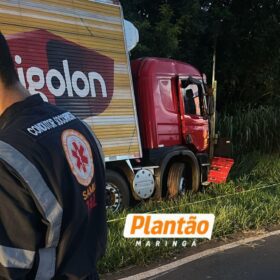 Fotos de Colisão frontal entre caminhão e moto de alta cilindrada deixa dois mortos na PR-317; corpos são encaminhados ao IML de Maringá