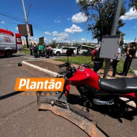 Homem com deficiência auditiva sofre acidente e é confundido com vítima inconsciente em Maringá; câmera de segurança registra colisão Foto 3 Fotos de Homem com deficiência auditiva sofre acidente e é confundido com vítima inconsciente em Maringá; câmera de segurança registra colisão